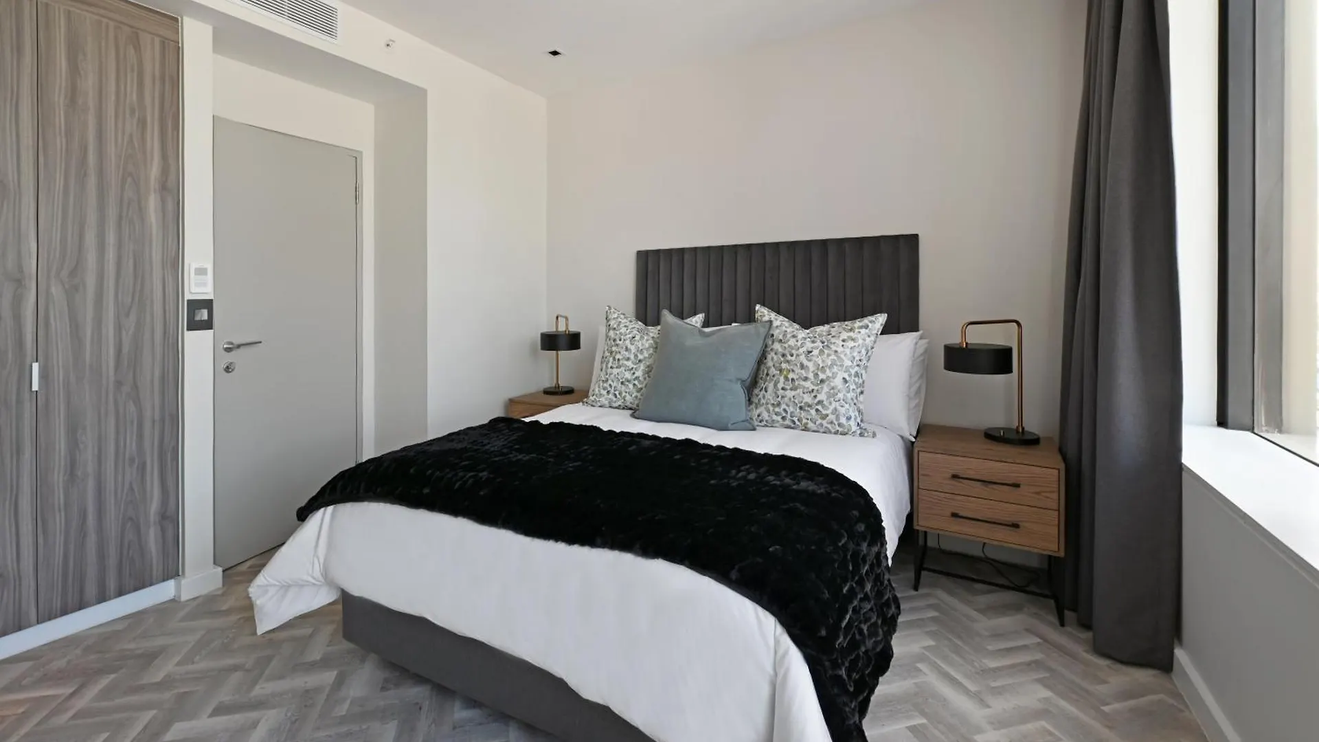 15Th-Floor 2-Bed Panoramic City Views & Modern Living Cape Town