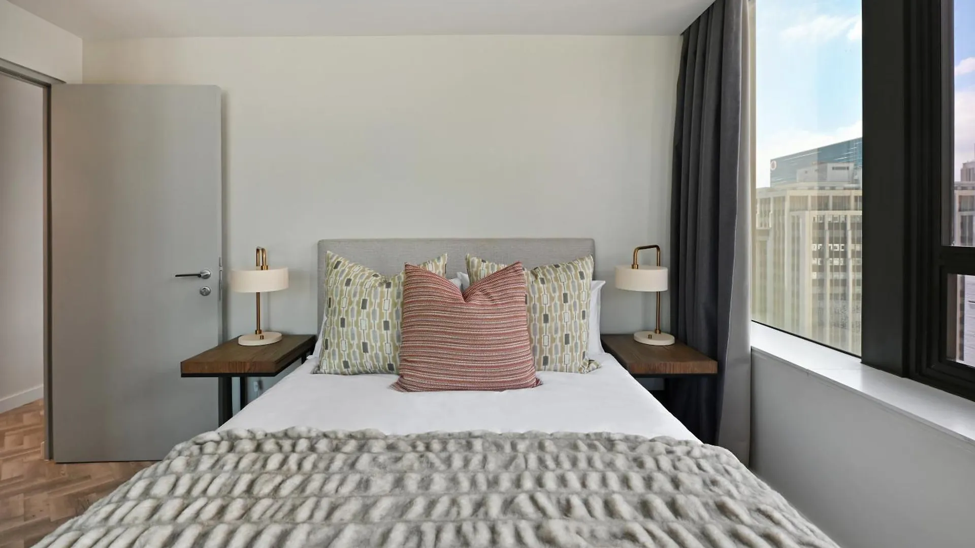15Th-Floor 2-Bed Panoramic City Views & Modern Living Cape Town South Africa