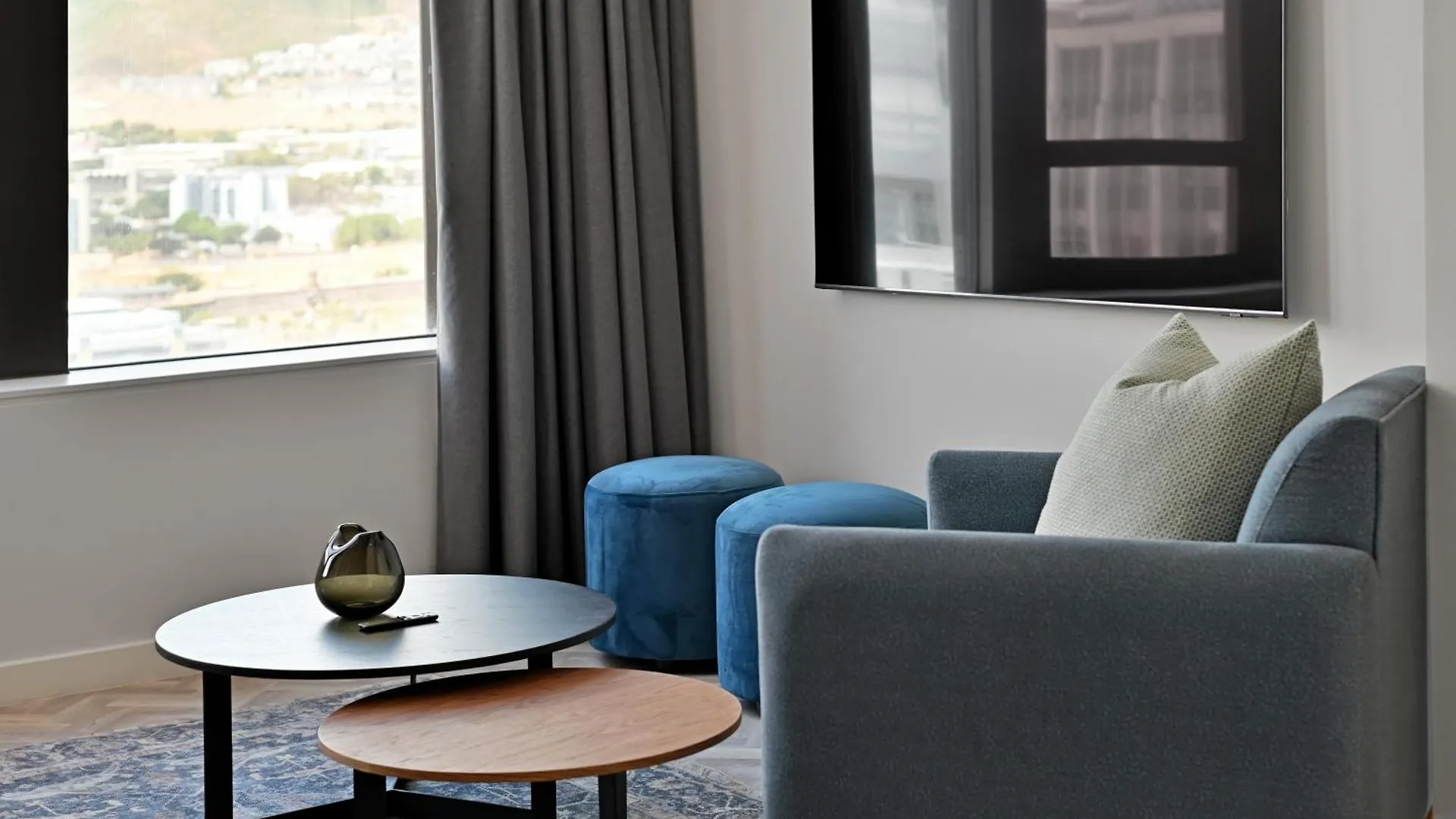 15Th-Floor 2-Bed Panoramic City Views & Modern Living Cape Town 0*,  South Africa